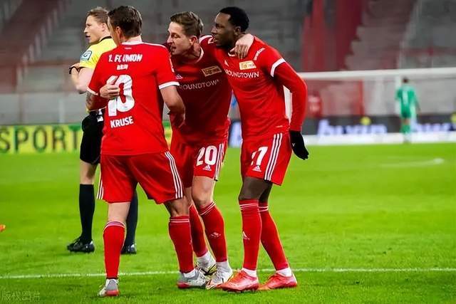 西甲-拉菲尼亚破门莱万建功 巴萨2-2塞尔塔